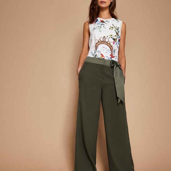 Ted Baker CLOAWE Opulent Fauna Woven Front Top - Picture 4 of 7